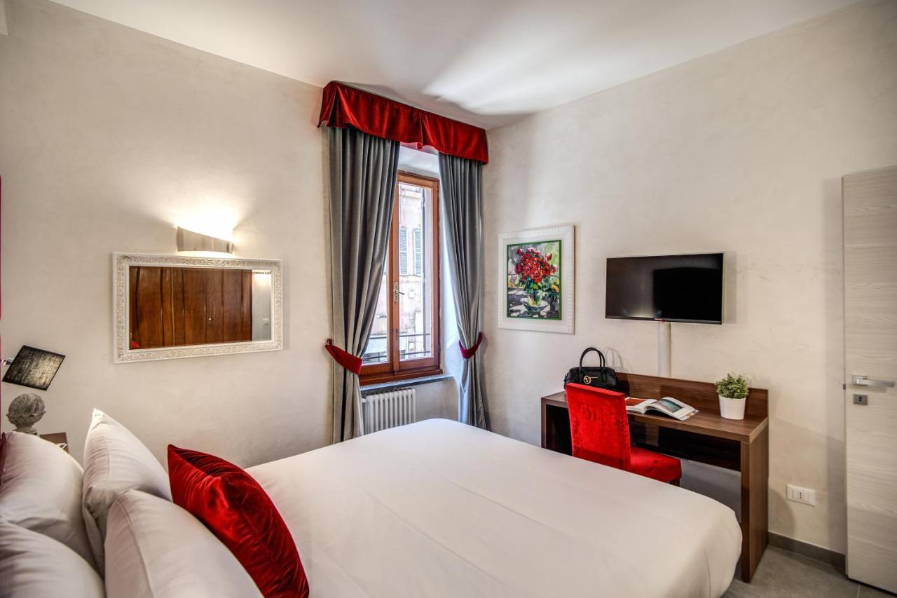 Tritone House Gasthof 4*