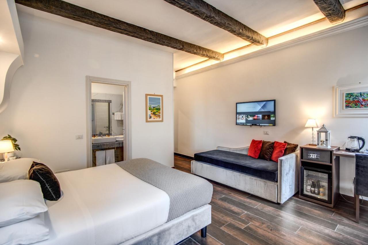 Tritone House Gasthof 4*