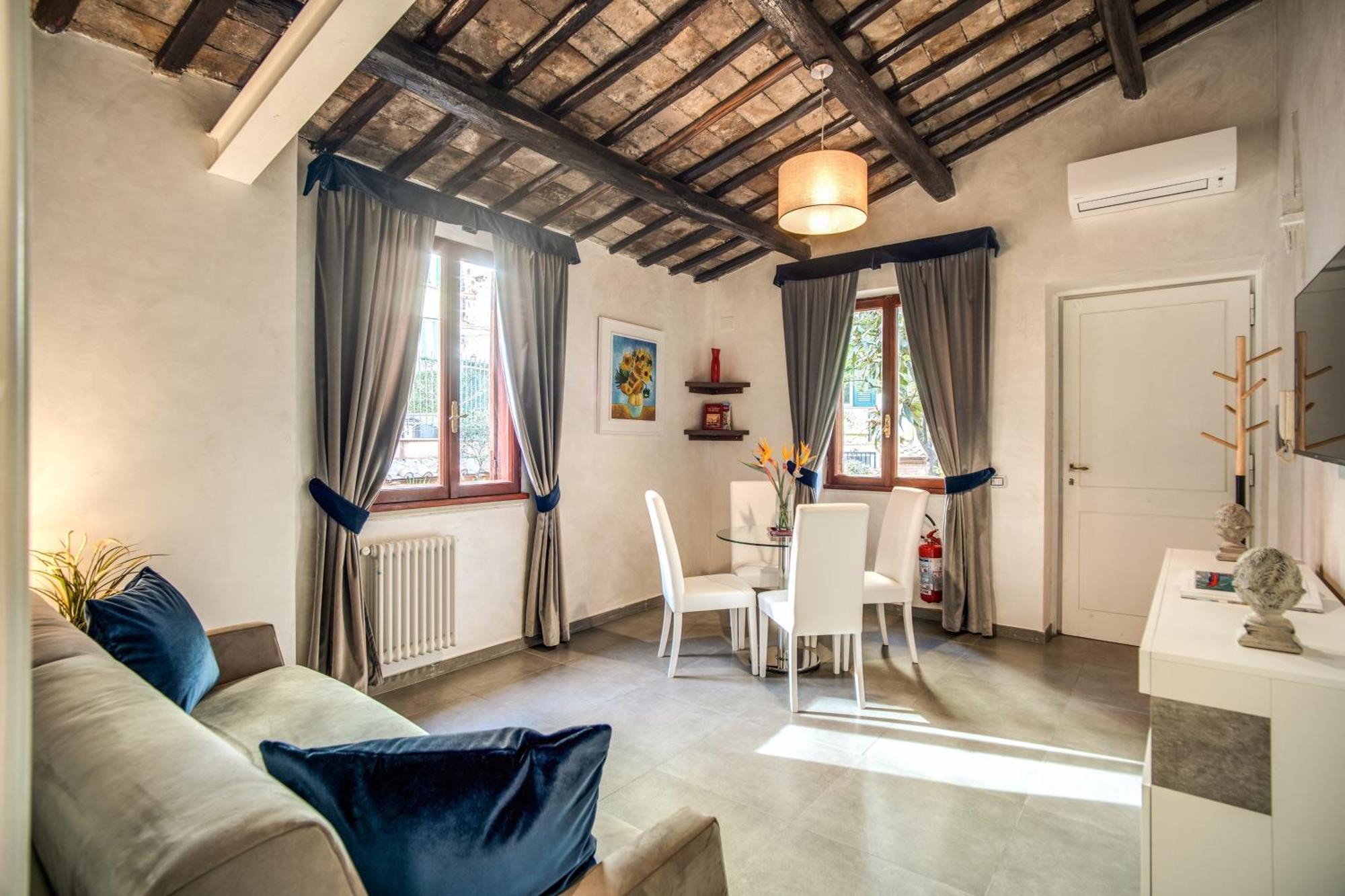 Gasthof Tritone House